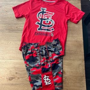 Matching dry fit Cardinals set.